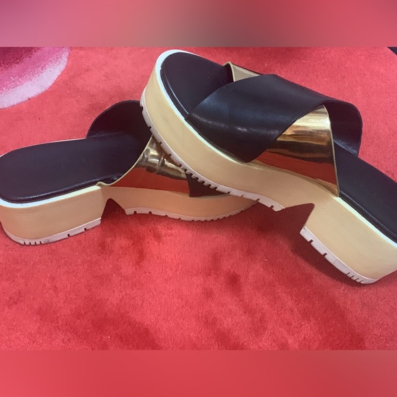 Zara Woman leather platform sandals rubberized finish and rubber treads S-71/2 - Picture 2 of 7